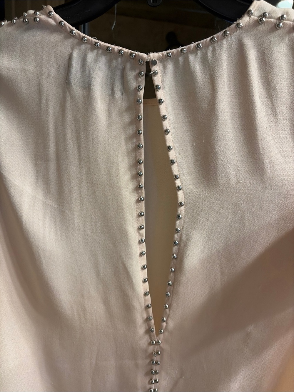 H&M Blush studded Trim Sleeveless Camisole keyhole opening in back size 6 flaws - Picture 4 of 9